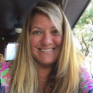 Meet your Posher, Holly